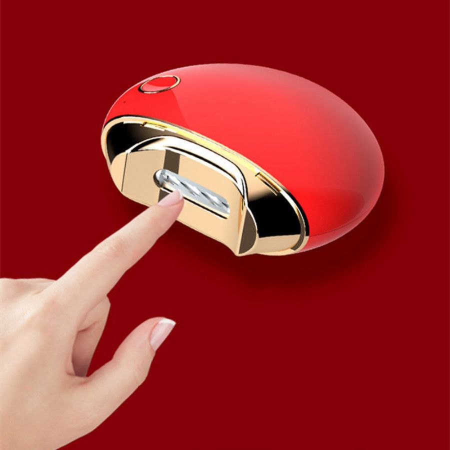 Professional nail trimming tool with ergonomic grip design