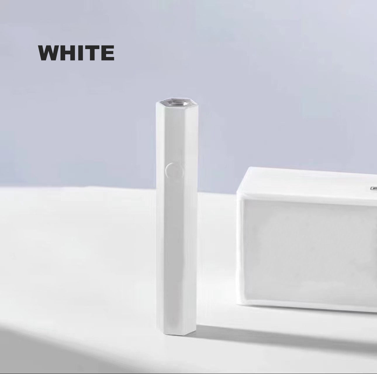 Portable nail art lamp suitable for gel polish application