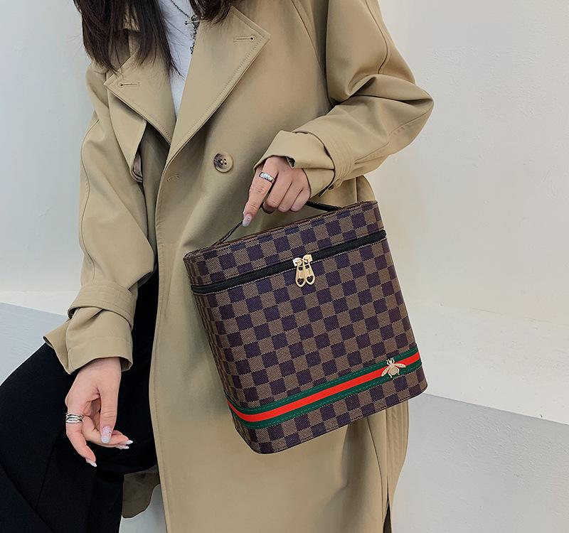 704d659bdf0450de1a1d5b13b8472501