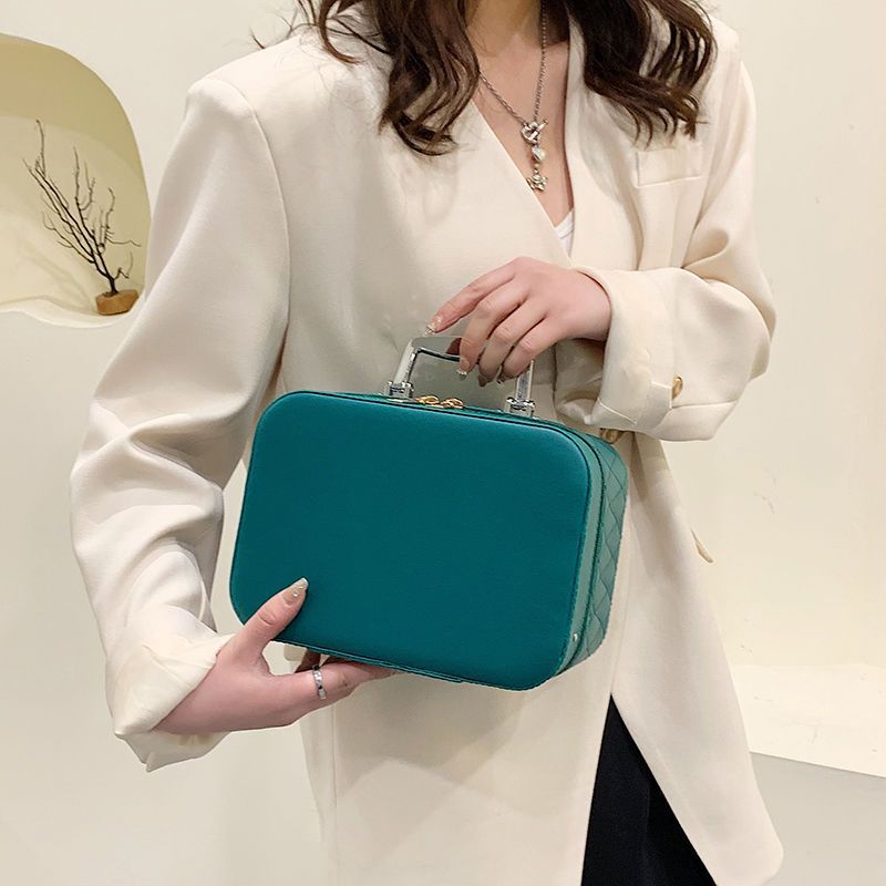 f0605f79943c68d2771551f9bf907049