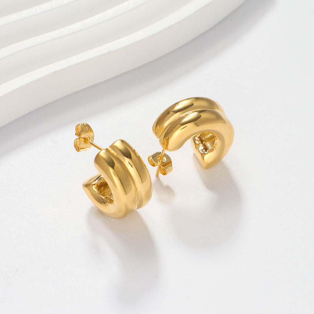 Cold Wind Double C Stud Earrings