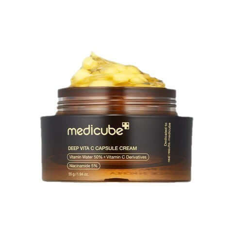 Skin nourishing face moisturizer with smooth absorbing texture