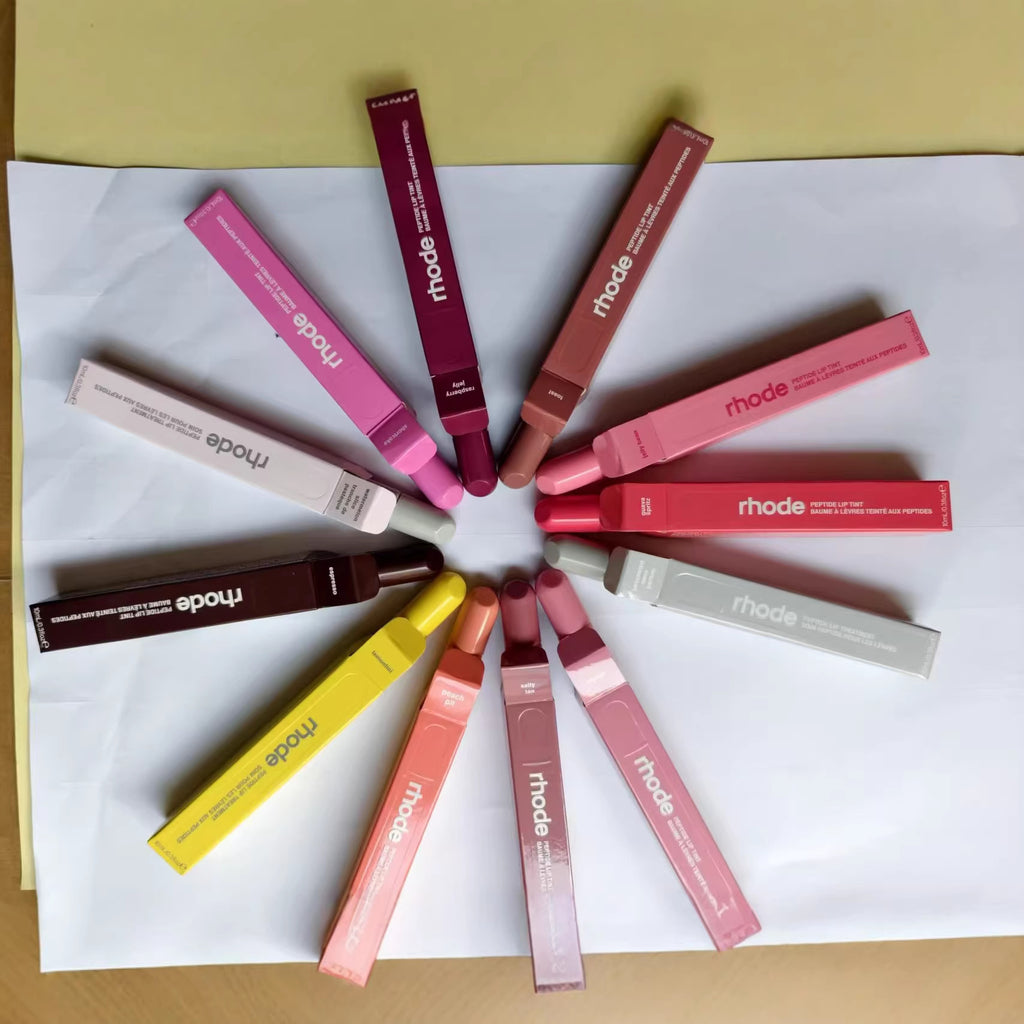 Lightweight lip glaze lipstick for natural glossy lip look